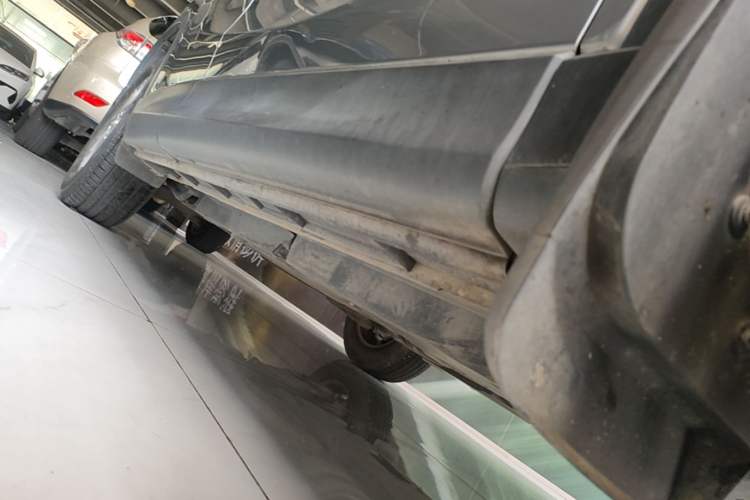 Used Mazda CX-5 2015 2.0L Automatic Two-Wheel Drive Urban Version Right Side Sill