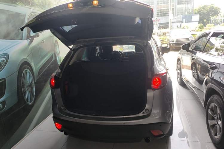 Used Mazda CX-5 2015 2.0L Automatic Two-Wheel Drive Urban Version Trunk