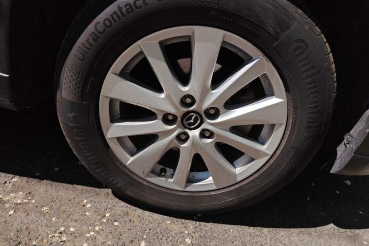 Used Mazda CX-5 2015 2.0L Automatic 4x4 Luxury Edition Right Front Wheel Hub