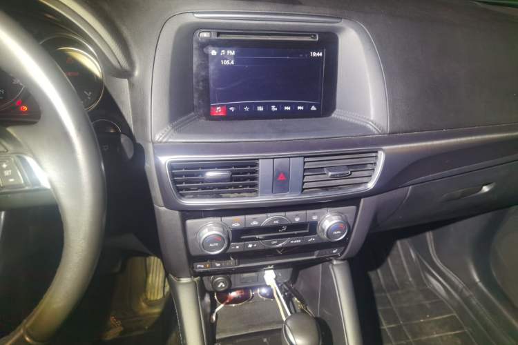 Used Mazda CX-5 2015 2.5L Automatic 4x4 Flagship Model Audio And AC Panel