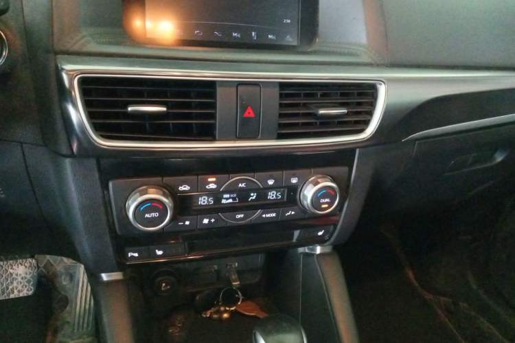Used Mazda CX-5 2015 2.5L Automatic 4x4 Flagship Model Audio And AC Panel