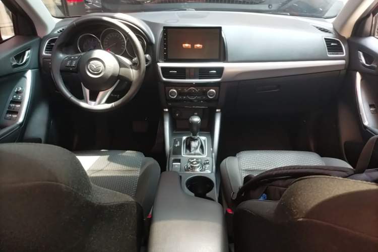 Used Mazda CX-5 2015 2.0L Automatic Two-Wheel Drive Urban Version Center Console