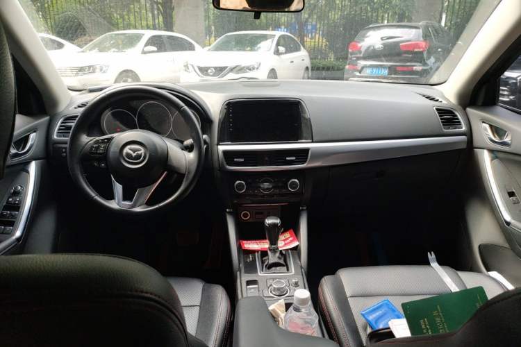 Used Mazda CX-5 2015 2.0L Automatic Two-Wheel Drive Urban Version Center Console