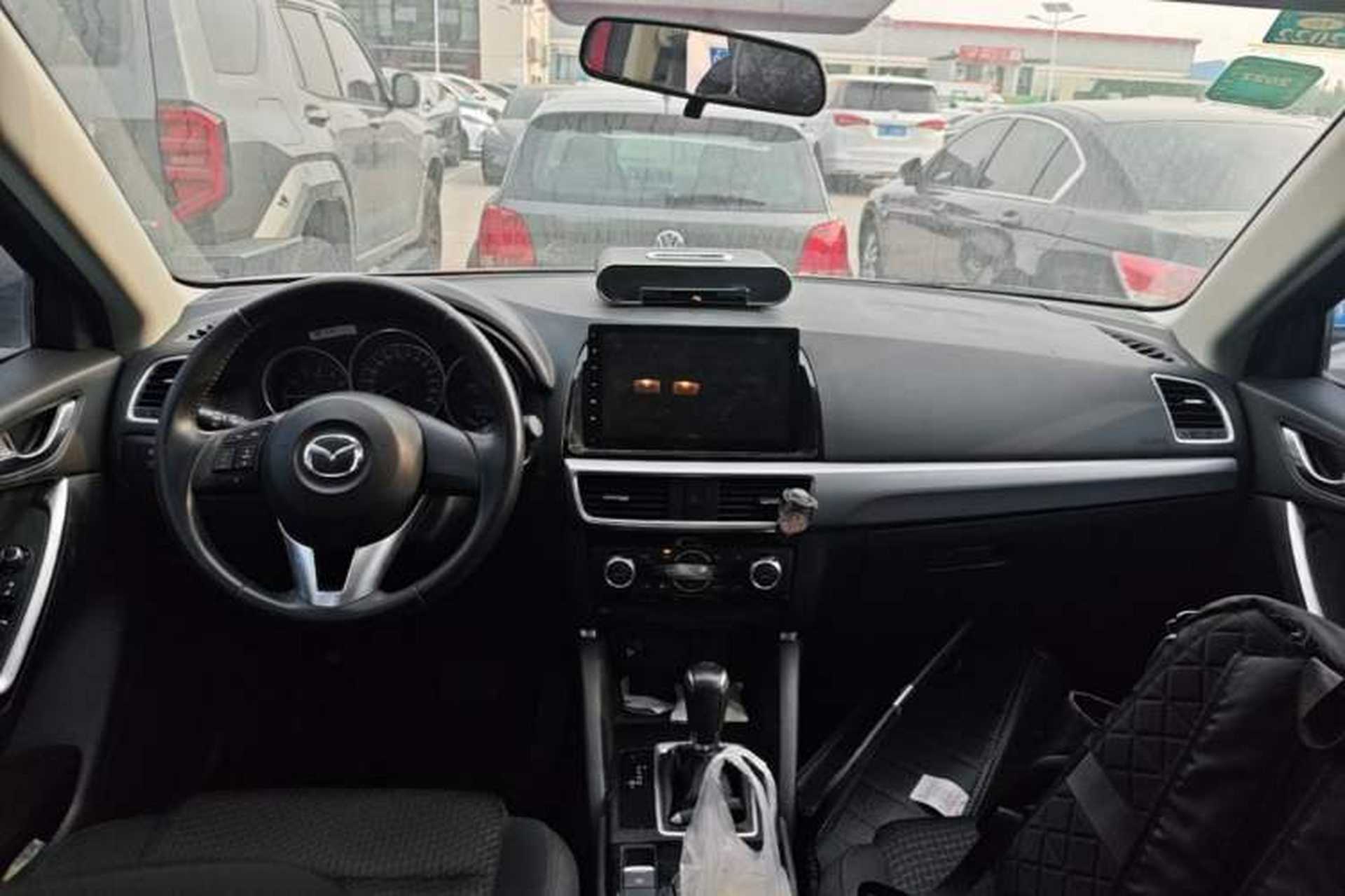 Used Mazda CX-5 2015 2.0L Automatic Two-Wheel Drive Urban Version Center Console
