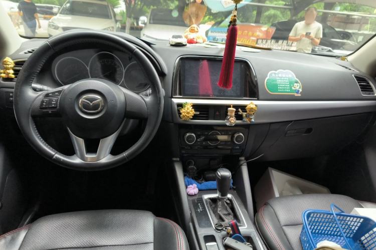 Used Mazda CX-5 2015 2.0L Automatic Two-Wheel Drive Urban Version Center Console