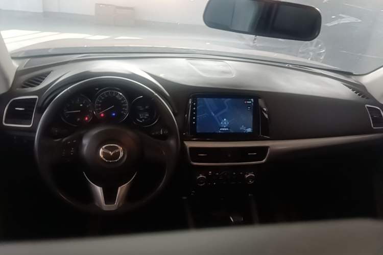 Used Mazda CX-5 2015 2.0L Automatic Two-Wheel Drive Urban Version Center Console