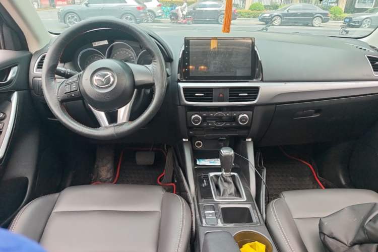 Used Mazda CX-5 2015 2.0L Automatic Two-Wheel Drive Urban Version Center Console