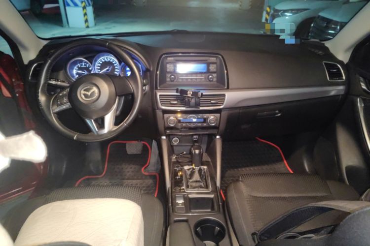 Used Mazda CX-5 2015 2.0L Automatic Two-Wheel Drive Urban Version Center Console