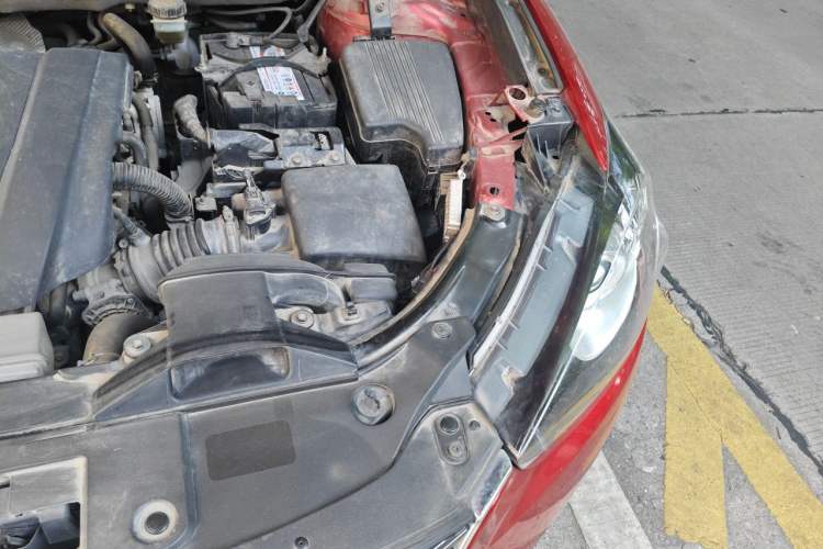 Used Mazda CX-5 2015 2.0L Manual Two-Wheel Drive Comfort Version Engine Bay Left