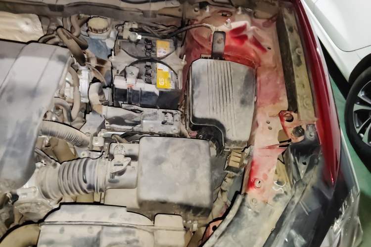 Used Mazda CX-5 2015 2.0L Automatic Two-Wheel Drive Urban Version Engine Bay Left