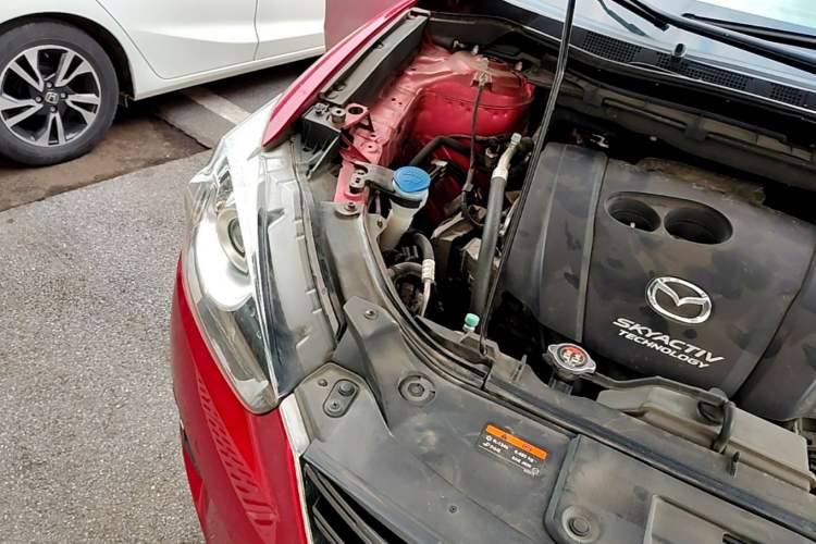 Used Mazda CX-5 2015 2.0L Automatic Two-Wheel Drive Urban Version Engine Bay Right