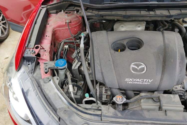 Used Mazda CX-5 2015 2.0L Automatic Two-Wheel Drive Urban Version Engine Bay Right