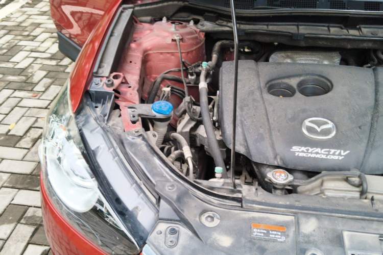 Used Mazda CX-5 2015 2.0L Automatic Two-Wheel Drive Urban Version Engine Bay Right