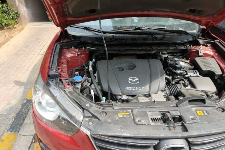 Used Mazda CX-5 2015 2.0L Automatic Two-Wheel Drive Urban Version Engine Bay Right