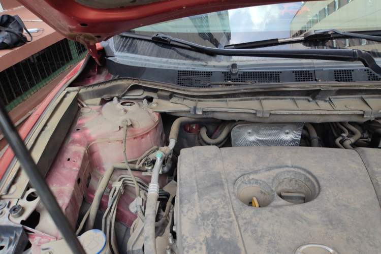 Used Mazda CX-5 2015 2.0L Automatic Two-Wheel Drive Urban Version Engine Bay Right