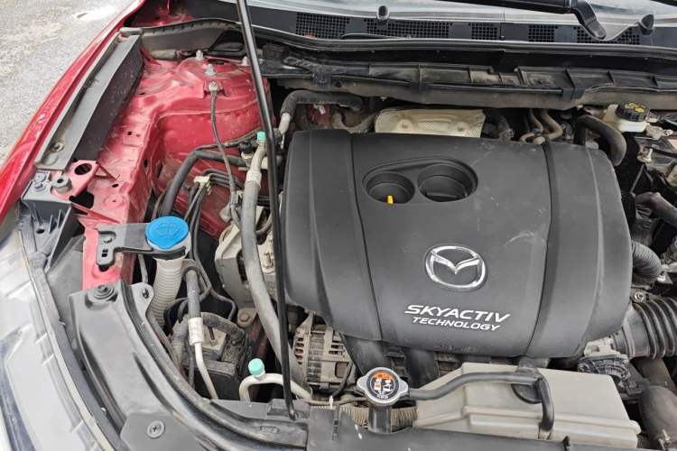 Used Mazda CX-5 2015 2.0L Automatic Two-Wheel Drive Urban Version Engine Bay Right