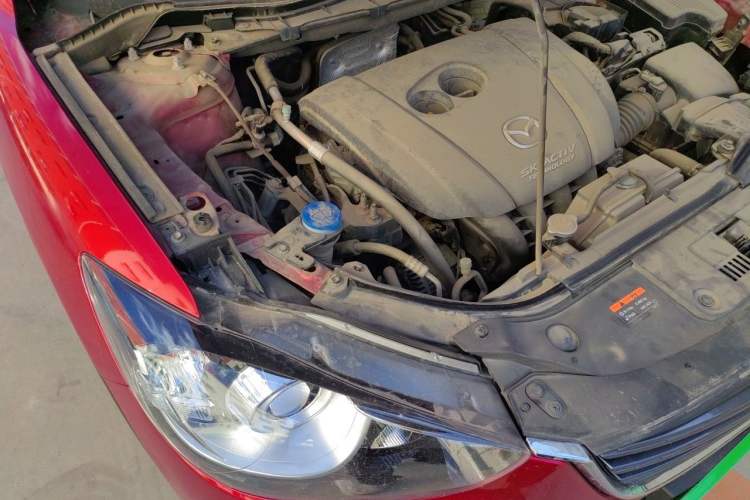 Used Mazda CX-5 2015 2.0L Automatic Two-Wheel Drive Urban Version Engine Bay Right
