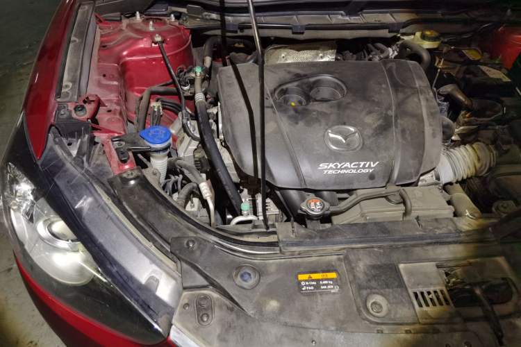 Used Mazda CX-5 2015 2.0L Automatic Two-Wheel Drive Urban Version Engine Bay Right