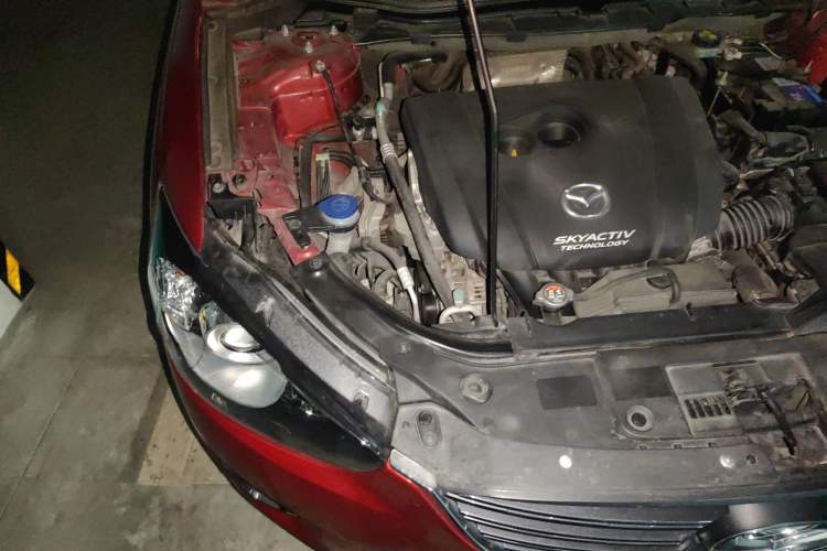 Used Mazda CX-5 2015 2.0L Automatic Two-Wheel Drive Urban Version Engine Bay Right