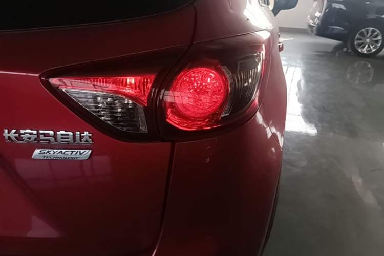 Used Mazda CX-5 2015 2.0L Automatic Two-Wheel Drive Urban Version Exterior 3
