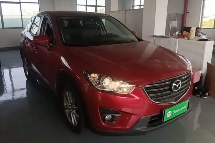 Used Mazda CX-5 2015 2.0L Automatic Two-Wheel Drive Urban Version Front Right 45 Deg