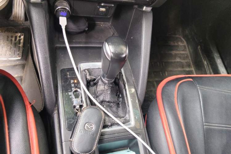 Used Mazda CX-5 2015 2.0L Automatic 4x4 Luxury Edition Gear Lever