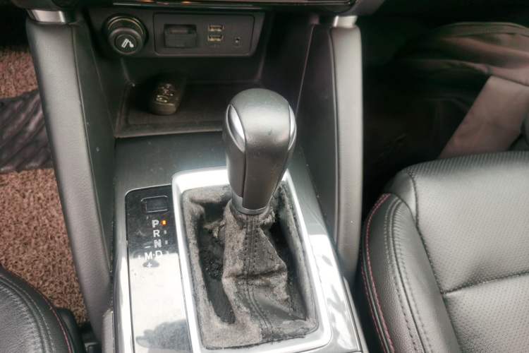 Used Mazda CX-5 2015 2.5L Automatic 4x4 Prestige Edition Gear Lever
