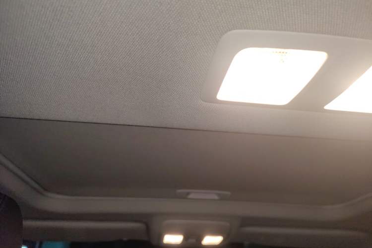 Used Mazda CX-5 2015 2.0L Automatic Two-Wheel Drive Urban Version Headliner