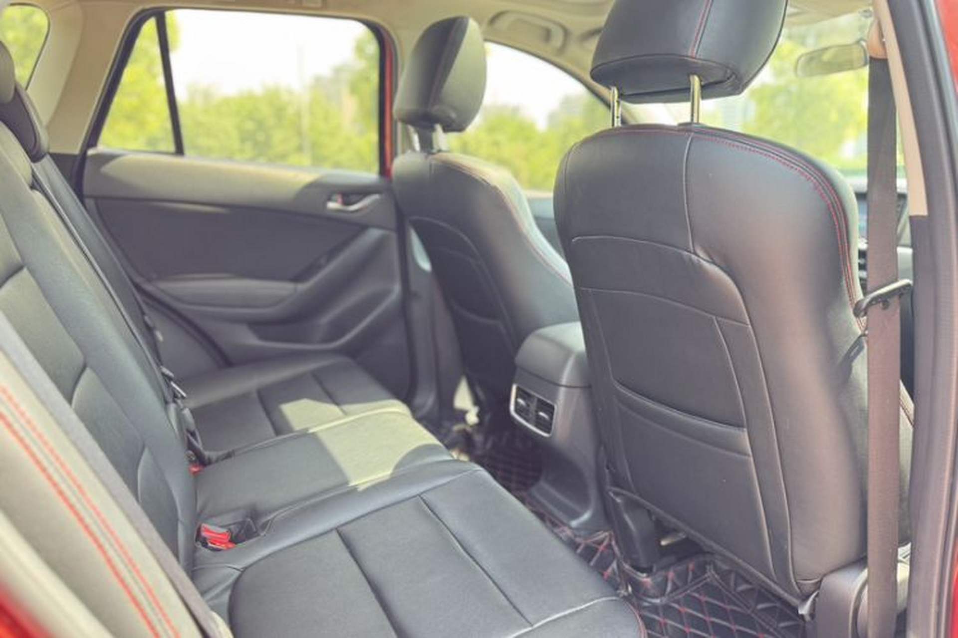 Used Mazda CX-5 2015 2.0L Automatic Two-Wheel Drive Urban Version Interior 3