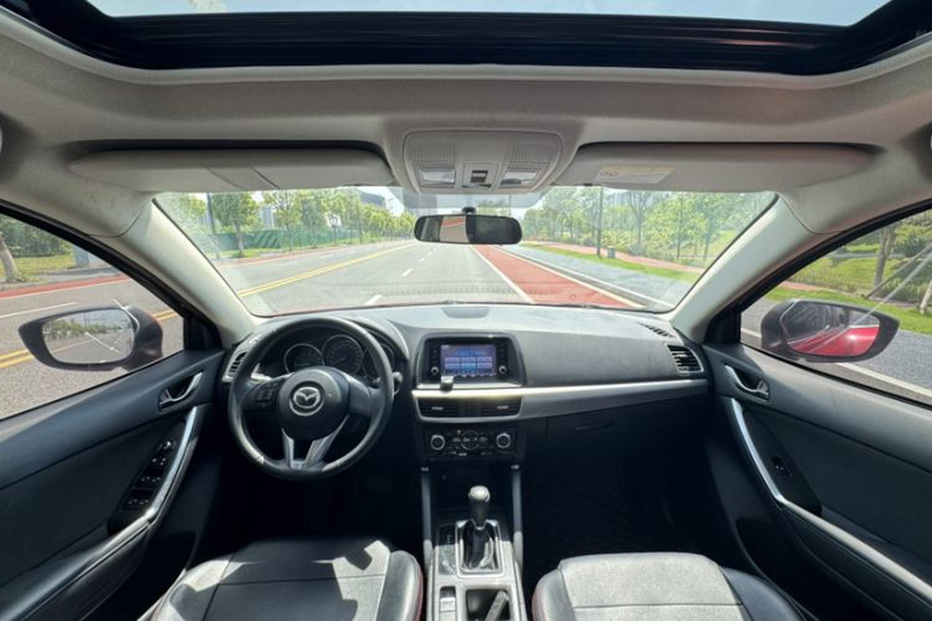 Used Mazda CX-5 2015 2.0L Automatic Two-Wheel Drive Urban Version Interior 4