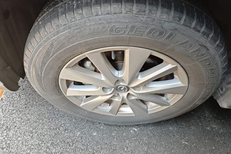 Used Mazda CX-5 2015 2.0L Automatic Two-Wheel Drive Urban Version Left Front Wheel Hub