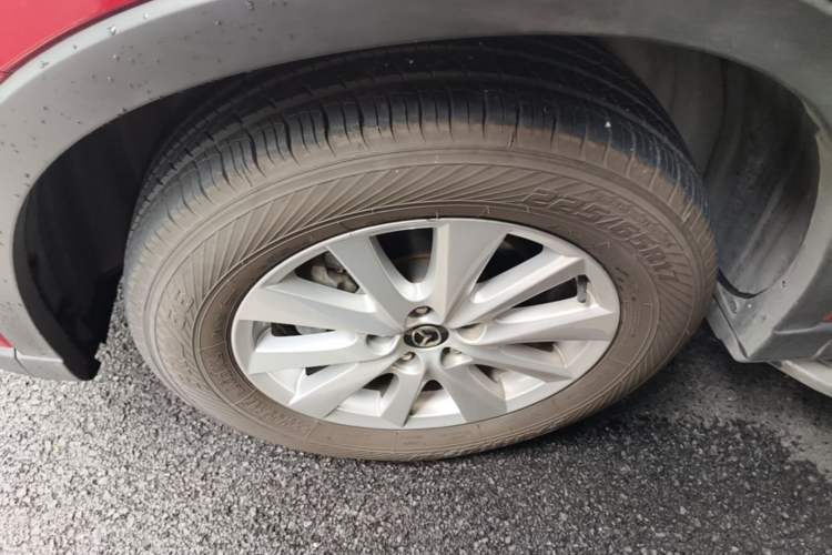 Used Mazda CX-5 2015 2.0L Automatic Two-Wheel Drive Urban Version Left Front Wheel Hub