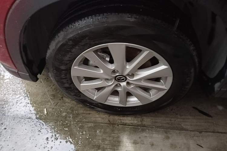 Used Mazda CX-5 2015 2.0L Automatic Two-Wheel Drive Urban Version Left Front Wheel Hub