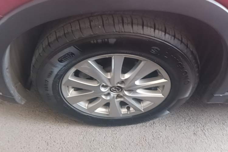 Used Mazda CX-5 2015 2.0L Automatic Two-Wheel Drive Urban Version Left Front Wheel Hub
