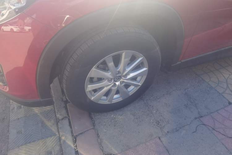 Used Mazda CX-5 2015 2.0L Automatic Two-Wheel Drive Urban Version Left Front Wheel Hub