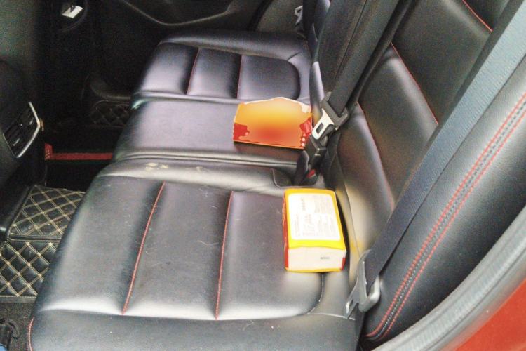 Used Mazda CX-5 2015 2.0L Automatic Two-Wheel Drive Urban Version Left Rear Seat