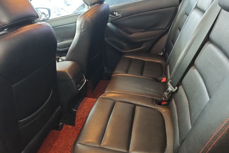 Used Mazda CX-5 2015 2.0L Automatic Two-Wheel Drive Urban Version Left Rear Seat