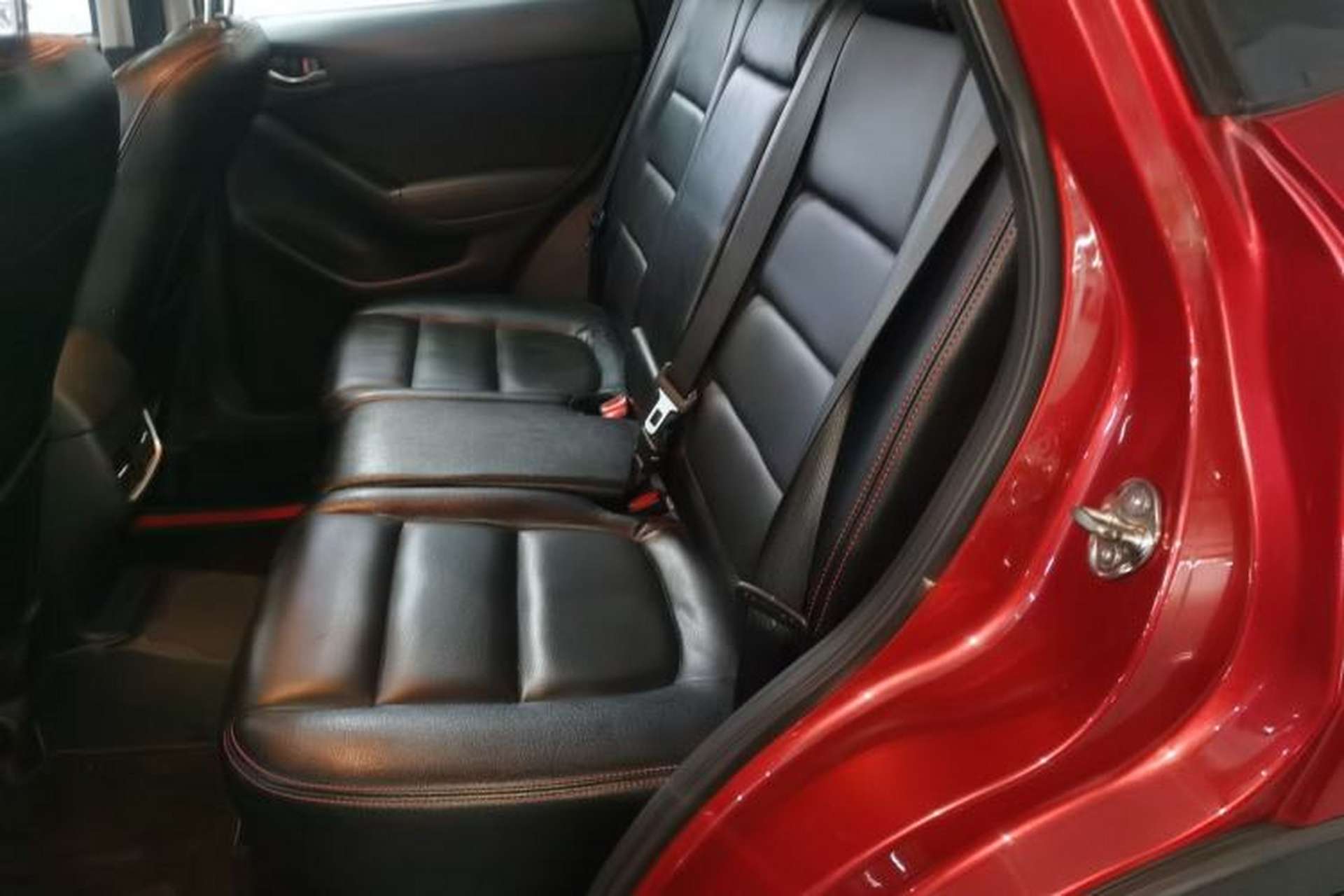 Used Mazda CX-5 2015 2.0L Automatic Two-Wheel Drive Urban Version Left Rear Seat