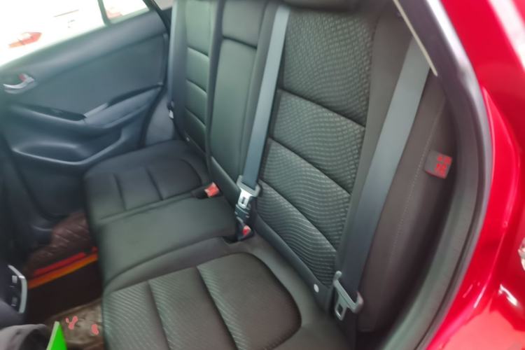 Used Mazda CX-5 2015 2.0L Automatic Two-Wheel Drive Urban Version Left Rear Seat