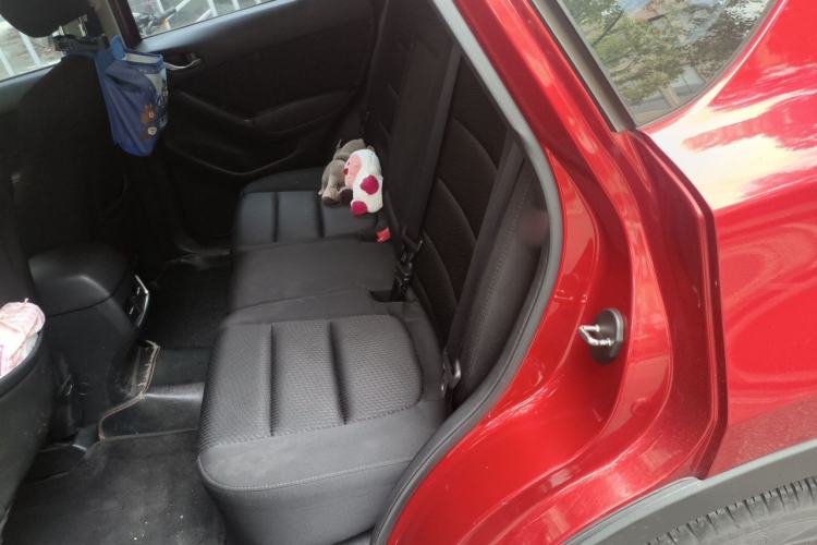 Used Mazda CX-5 2015 2.0L Automatic Two-Wheel Drive Urban Version Left Rear Seat