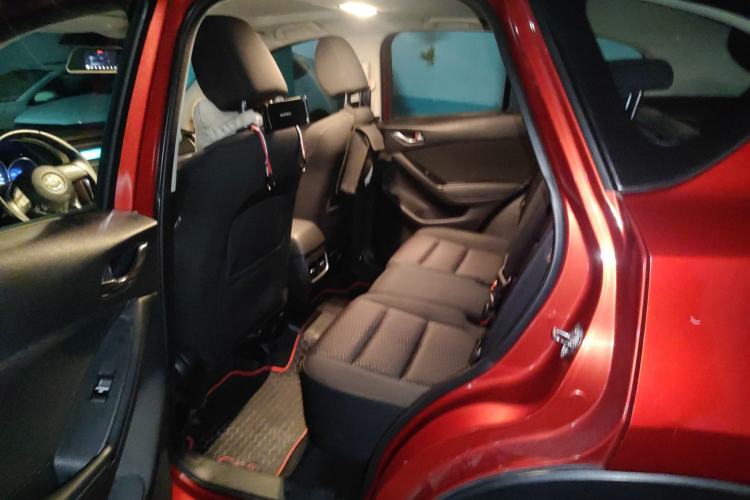 Used Mazda CX-5 2015 2.0L Automatic Two-Wheel Drive Urban Version Left Rear Seat