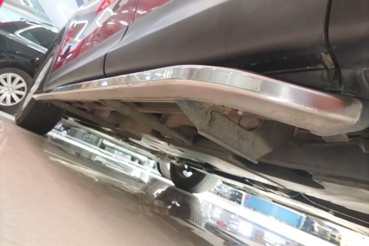 Used Mazda CX-5 2015 2.0L Automatic Two-Wheel Drive Urban Version Left Side Sill