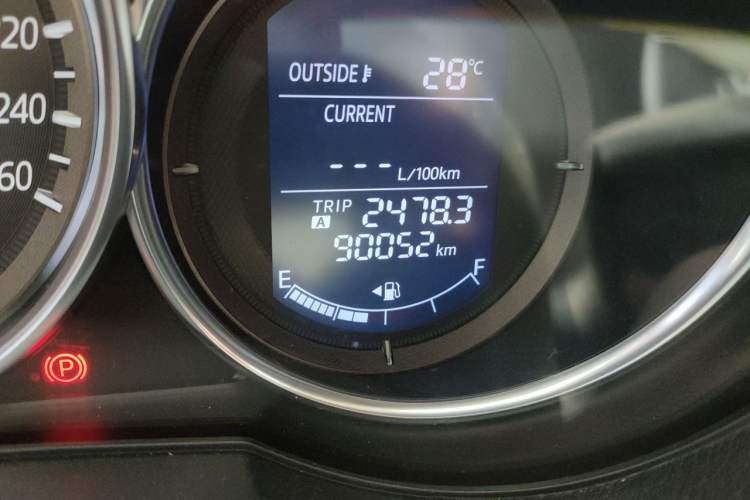 Used Mazda CX-5 2015 2.0L Automatic Two-Wheel Drive Urban Version Odometer Close Up