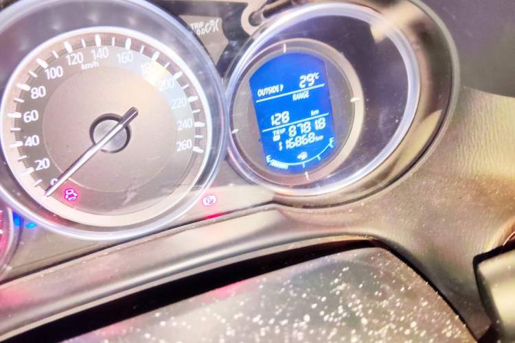 Used Mazda CX-5 2015 2.0L Automatic Two-Wheel Drive Urban Version Odometer Close Up