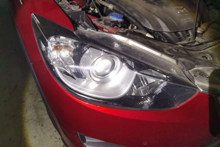 Used Mazda CX-5 2015 2.0L Automatic Two-Wheel Drive Urban Version Right Front Headlight