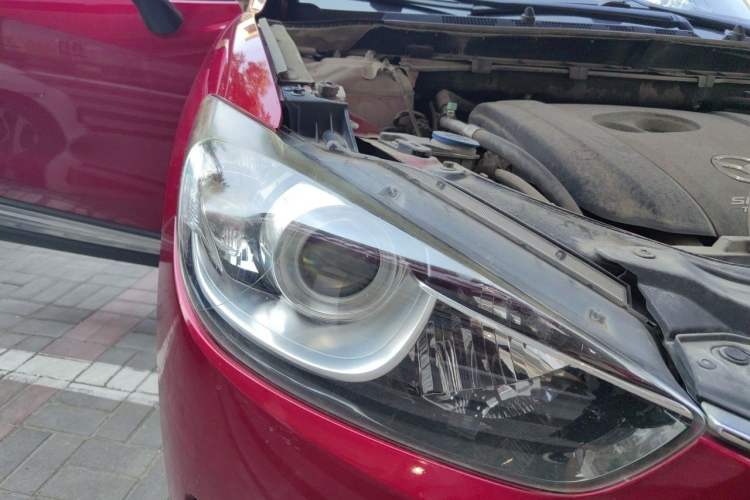 Used Mazda CX-5 2015 2.0L Manual Two-Wheel Drive Comfort Version Right Front Headlight