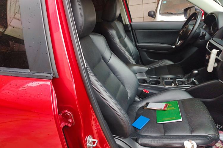 Used Mazda CX-5 2015 2.0L Automatic 4x4 Luxury Edition Right Front Seat