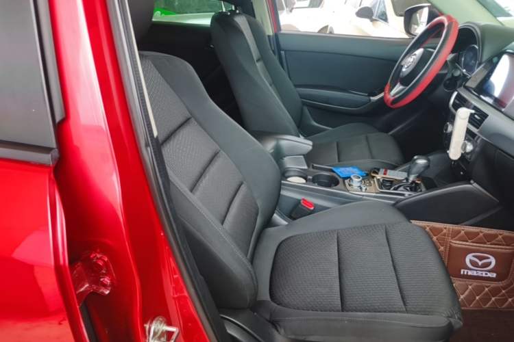 Used Mazda CX-5 2015 2.0L Automatic Two-Wheel Drive Urban Version Right Front Seat