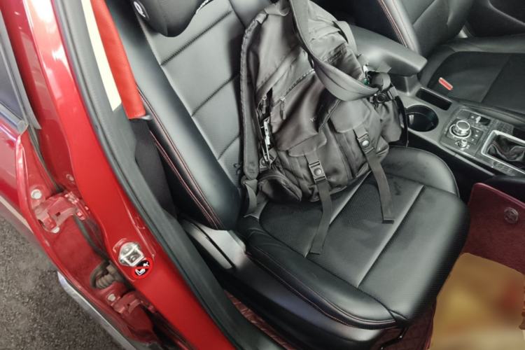 Used Mazda CX-5 2015 2.0L Automatic Two-Wheel Drive Urban Version Right Front Seat