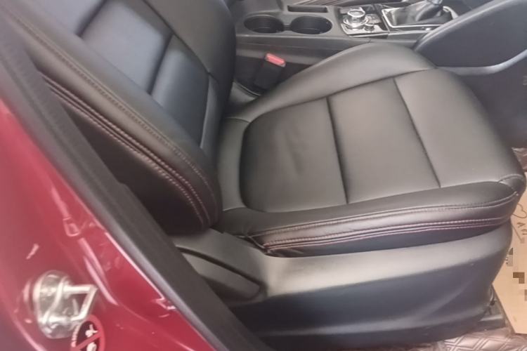Used Mazda CX-5 2015 2.0L Automatic Two-Wheel Drive Urban Version Right Front Seat